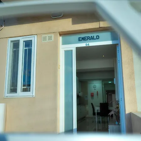 54, Emerald Xghajra