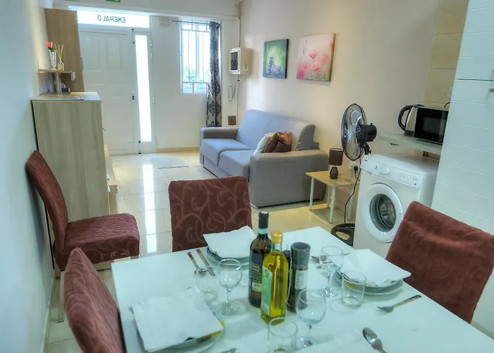 Apartamento 54, Emerald